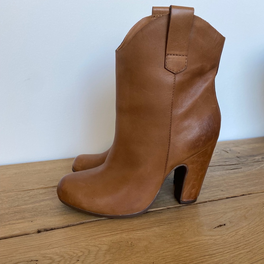 Kork-Ease boot size 7.5